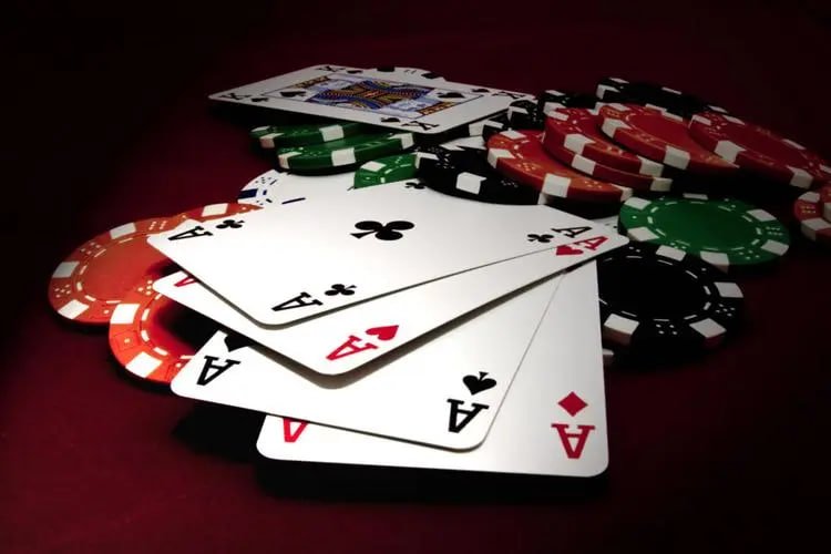 Live casino dealer streaming baccarat table on qqawin Philippines